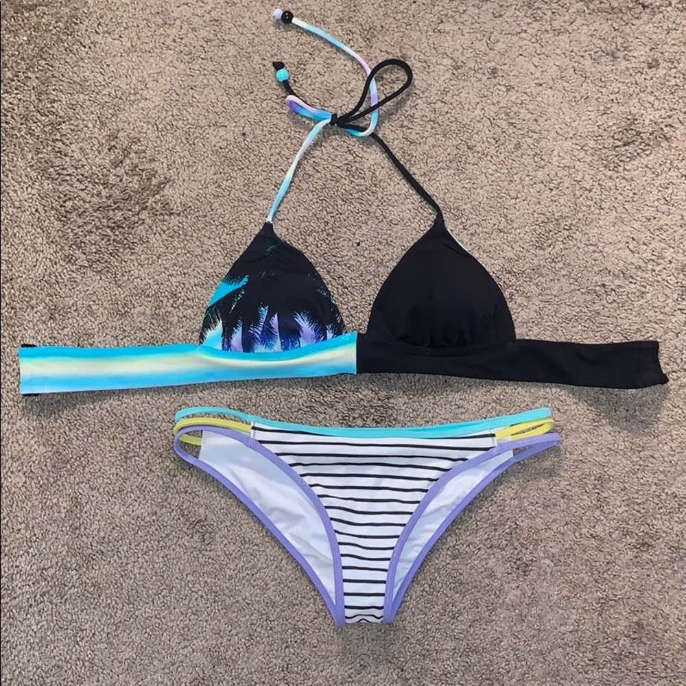 Victoria’s Secret bathing suit; Paradise 🌴